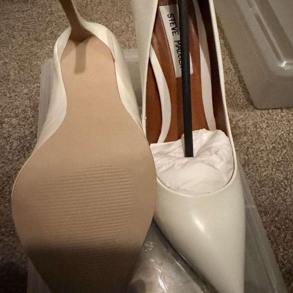 NEW! Steve Madden White Women's Heels - Picture 4 of 4